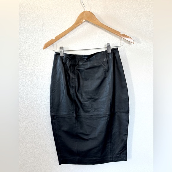 ❤️ ASOS NWOT Black Leather Skirt | Sz 2 - Picture 2 of 5